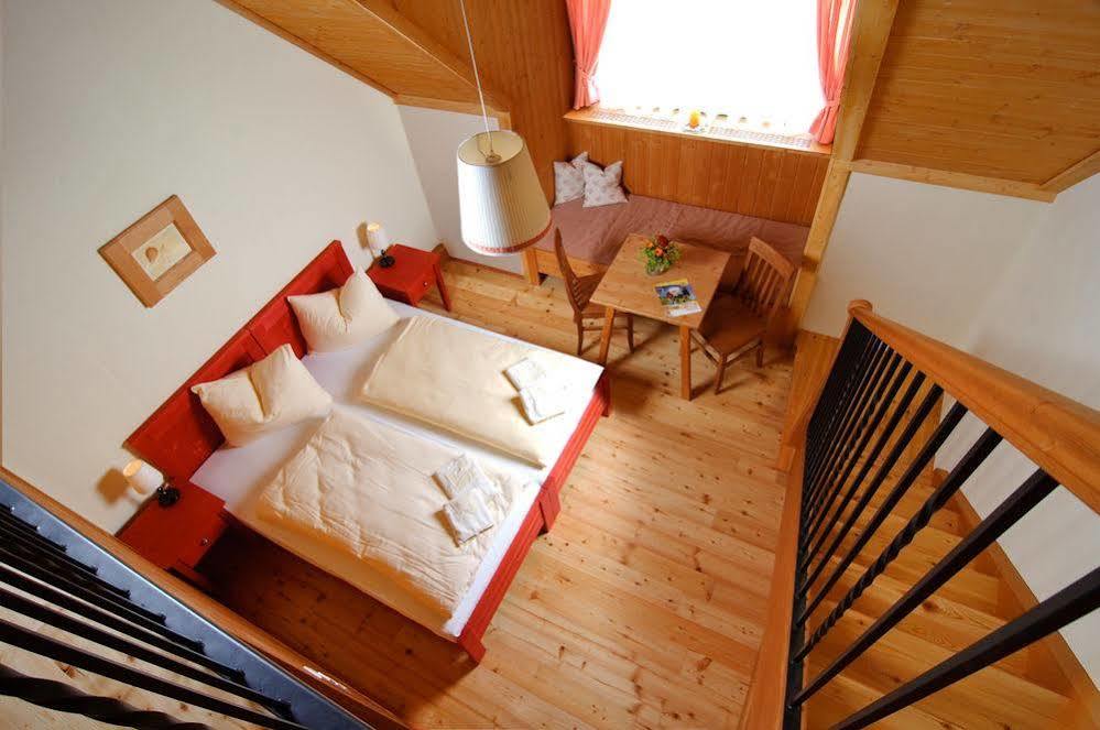 Jufa Hotel Tieschen Екстер'єр фото