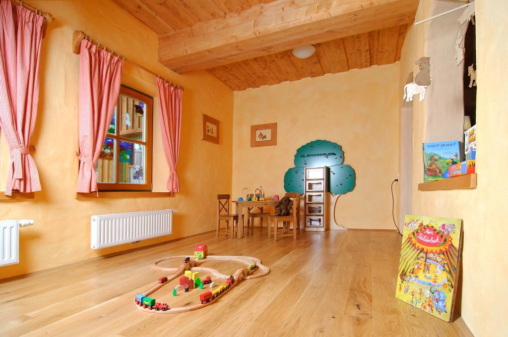 Jufa Hotel Tieschen Екстер'єр фото