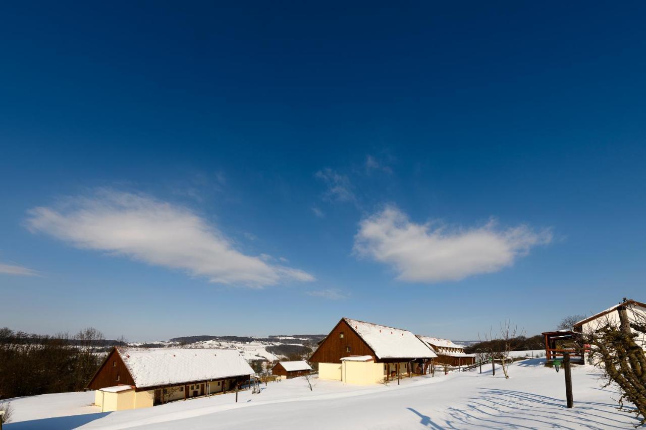 Jufa Hotel Tieschen Екстер'єр фото